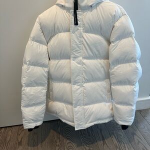 Aritzia super puff jacket never worn